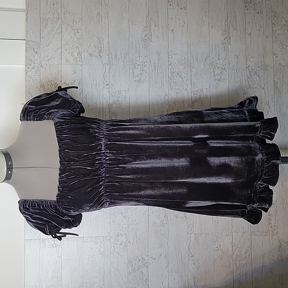 Urban Outfitters Dresses & Skirts - NWT Urban Outfitters UO Claudette Velvet Babydoll Dress Size Small S